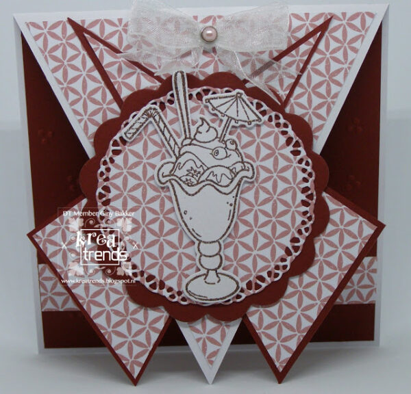 2020- augustus 08 ice cream met logo Marianne Design embossingfolder - Designfolder Marjoleine's dots